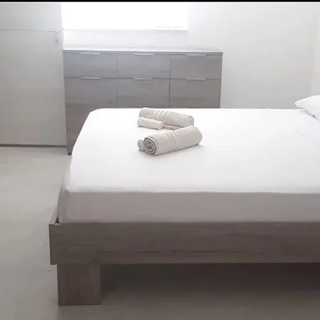 Buzzstays: Luminous Seaside 3br/2ba Heart Of Qawra San Pawl il-Baħar