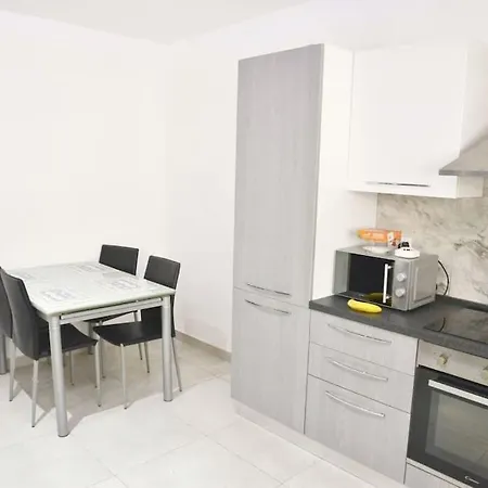 Appartement Buzzstays: Luminous Seaside 3br/2ba Heart Of Qawra *