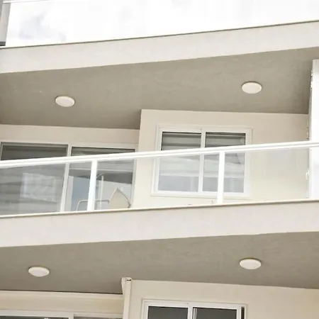 Buzzstays: Luminous Seaside 3br/2ba Heart Of Qawra Apartman